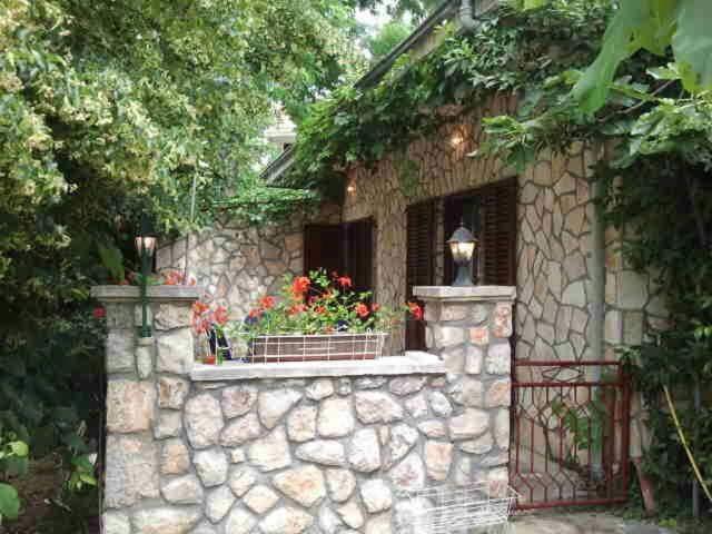 Apartmani Elena Malinska Exterior foto